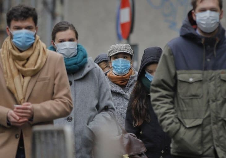 Szerbiában megháromszorozódott az új koronavírus-fertőzöttek száma