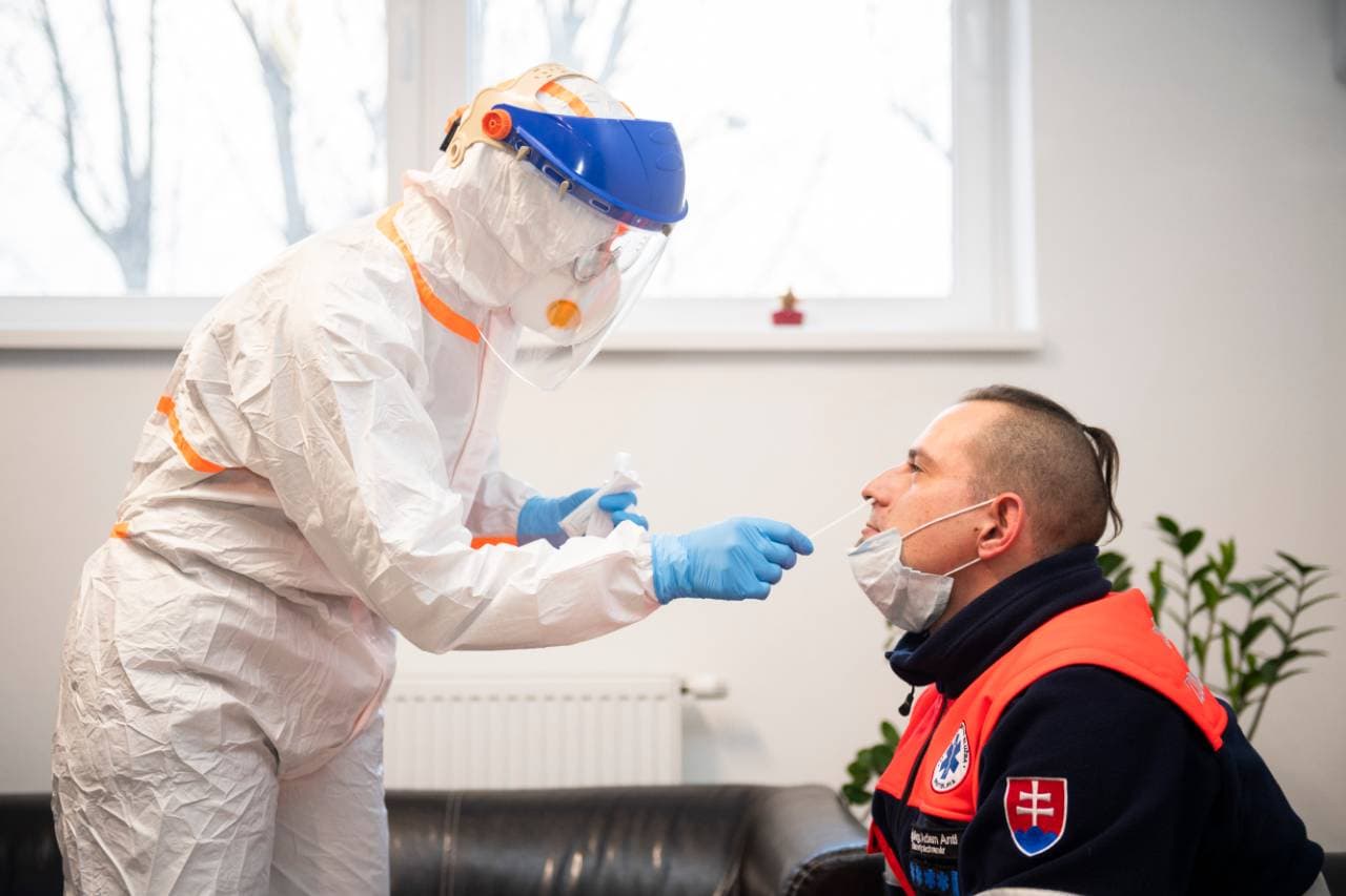 Tíz napra elegendő koronavírus-teszt maradt Szlovákiában