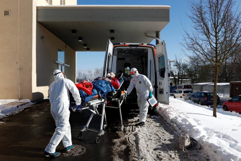 Koronavírus - Közel 4500 új fertőzött és összesen már majdnem 15 ezer halott Magyarországon