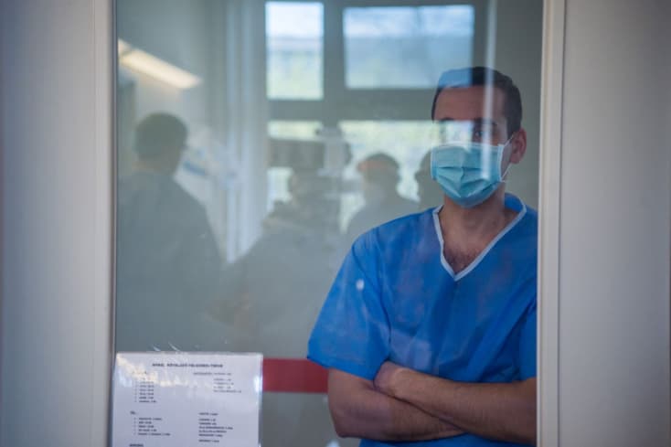 Koronavírus: 30 elhalálozás és több mint 1600 új fertőzött egy nap alatt Magyarországon