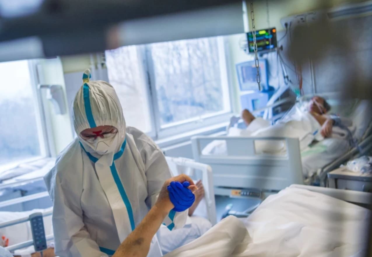 Koronavírus - 25 újabb áldozata van a járványnak, 1000-hez közelít a kórházban ápoltak száma Szlovákiában