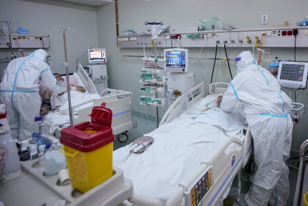 Romániában több mint 350 koronavírusos beteg hunyt el egyetlen nap alatt