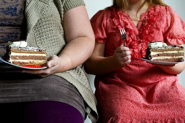 A túlsúlyos szívbetegek számára veszélyt jelent a súlyingadozás