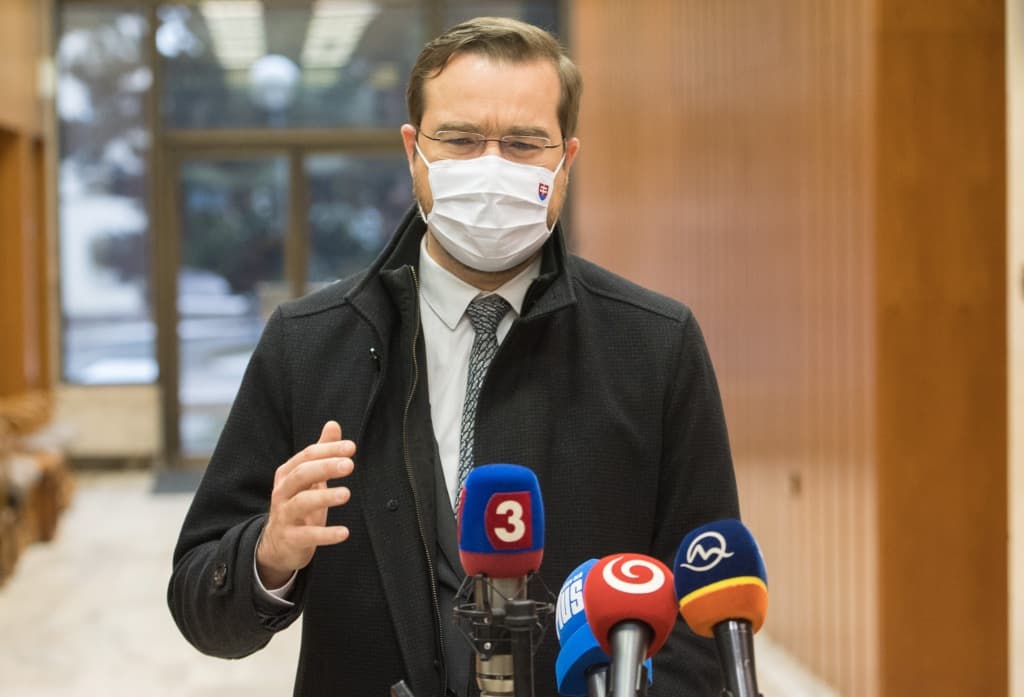 Már tényleg súlyos a helyzet – az egészségügyi miniszter is csak a járványügyi szakértők szavára akar hallgatni