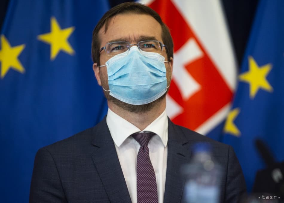 Krajčí a koronavírus elleni oltásról és az iskolákra vonatkozó kötelező maszkviselésről beszélt