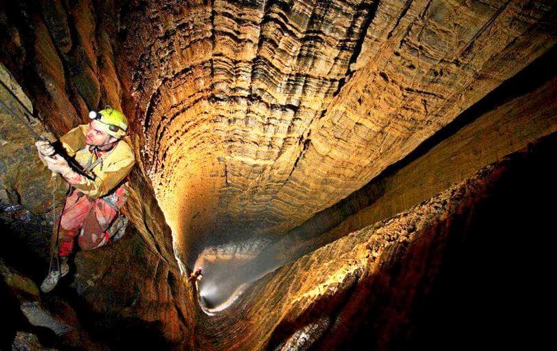 Magyar barlangászok jártak a világ legmélyebb barlangjának alján