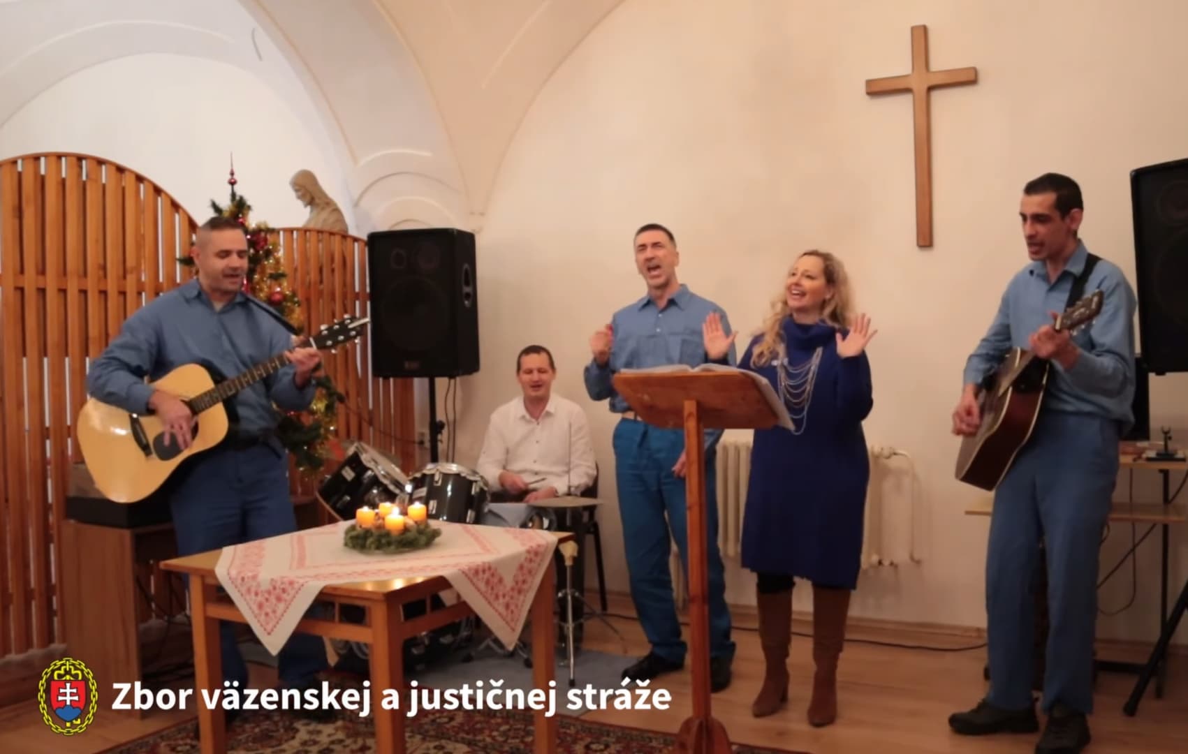Nagyot énekelt isten dicsőségéért a szlovák maffiafőnök (VIDEÓ)