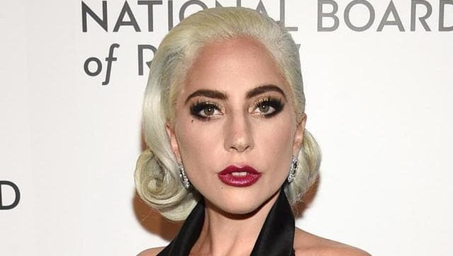 Lady Gaga már sajnálja, hogy a szexuális zaklatással vádolt R. Kellyvel énekelt duettet