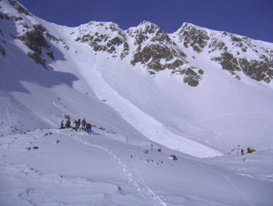 Három cseh és egy szlovák síelő vesztette életét lavinában Kirgizisztánban