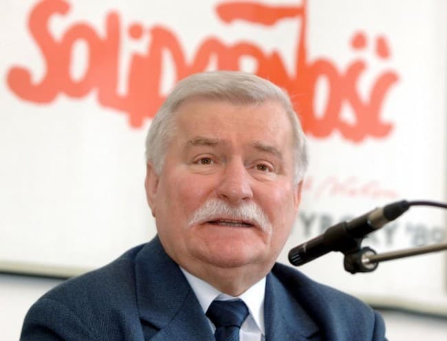 Lech Walesát beszervezhette a lengyel titkosszolgálat