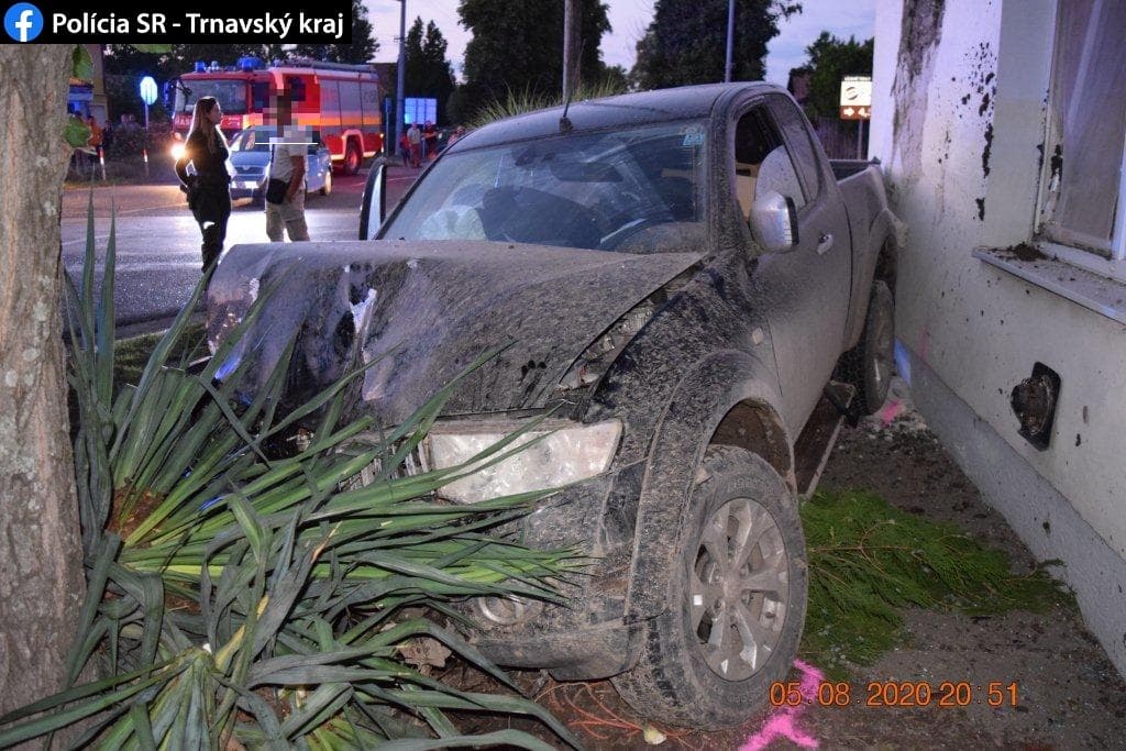 Budapesti sofőr okozta a súlyos balesetet Légen, két dunaszerdahelyi macedón sérült meg súlyosan (Fotók)