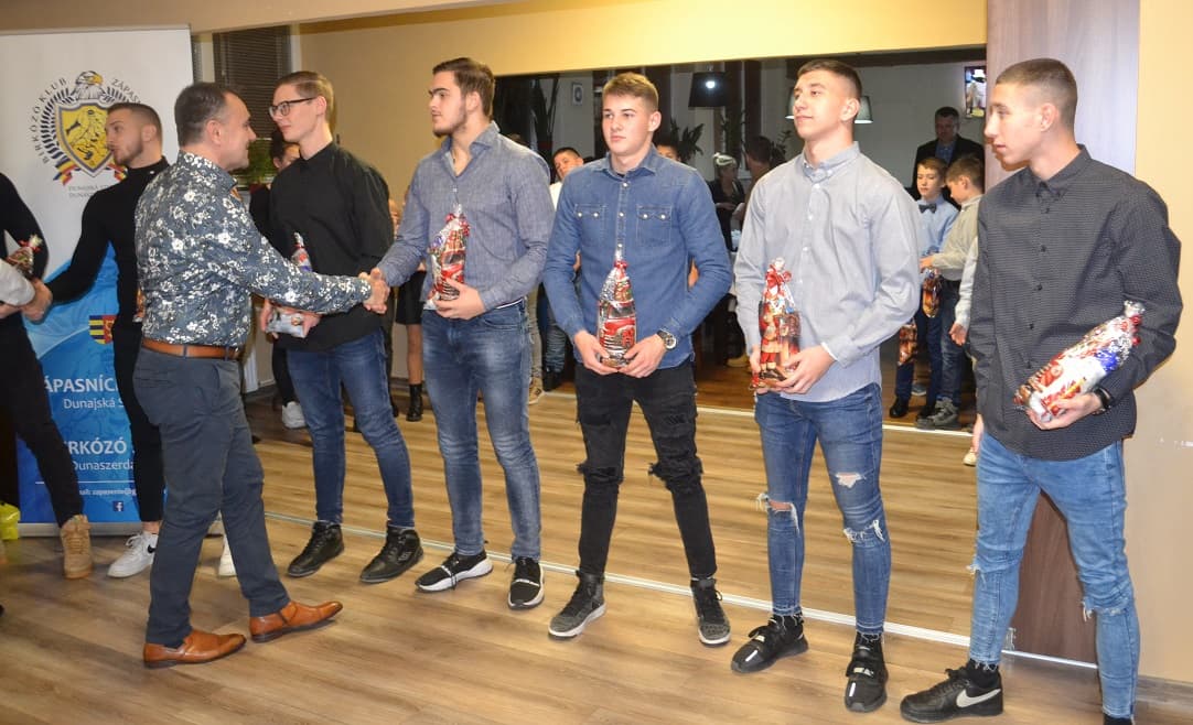 Tizenkilenc országos bajnoki címet nyertek idén a dunaszerdahelyi birkózók
