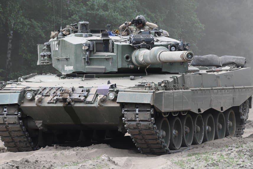 15 Leopárd a 30 T-72-es tankért cserébe? A védelmi miniszter tagadja a megjelent híreket
