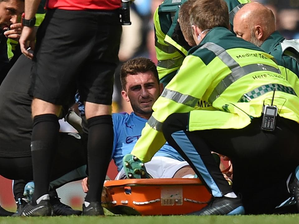 Térdműtét miatt idén már nem játszhat a Manchester City védője
