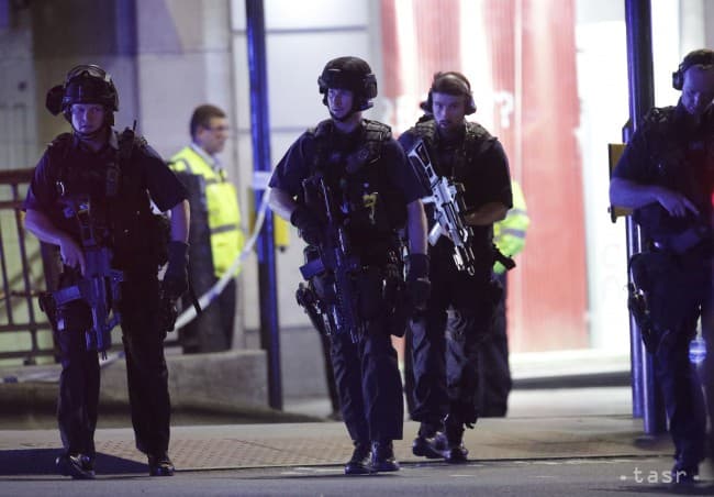 Londoni merénylet - Marad a terrorkészültség szintje, felfüggesztették a választási kampányt