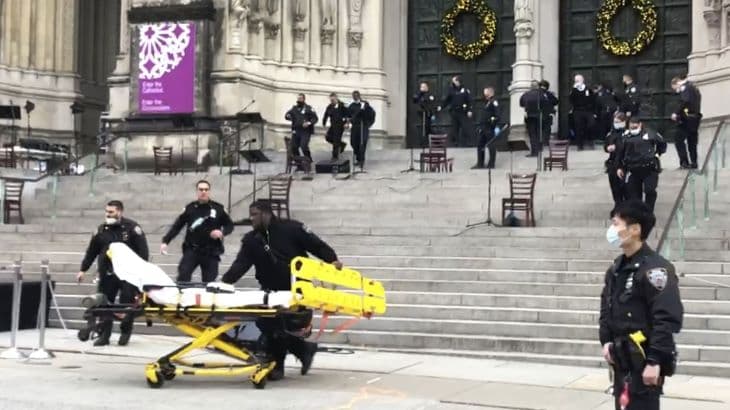 Agyonlőttek egy lövöldözőt egy New York-i templomnál