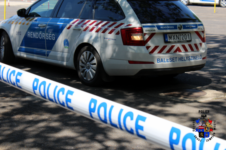 Tragikus baleset Győrnél, meghalt a személykocsi sofőrje
