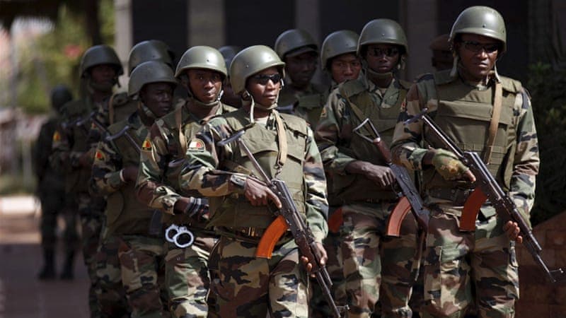 Dzsihadisták öltek meg 21 katonát Maliban