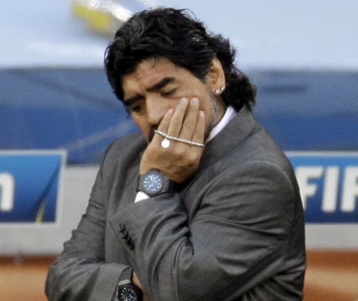 Maradona depressziós és kórházban van