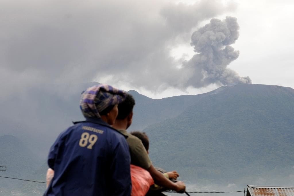 Apokaliptikus videón, ahogy kitört az indonéziai Marapi vulkán - legalább 11-en meghaltak!