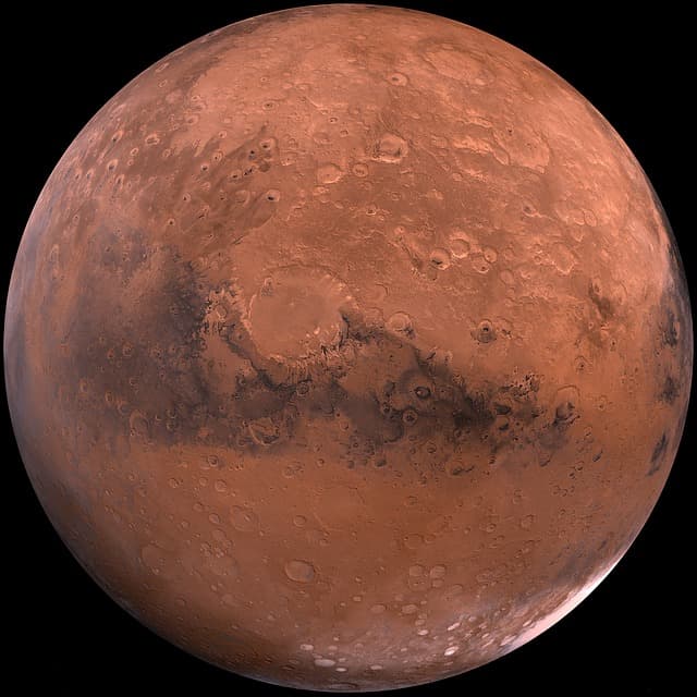 Nedves területeket találtak a Mars sarkvidéki és egyenlítői vidékein