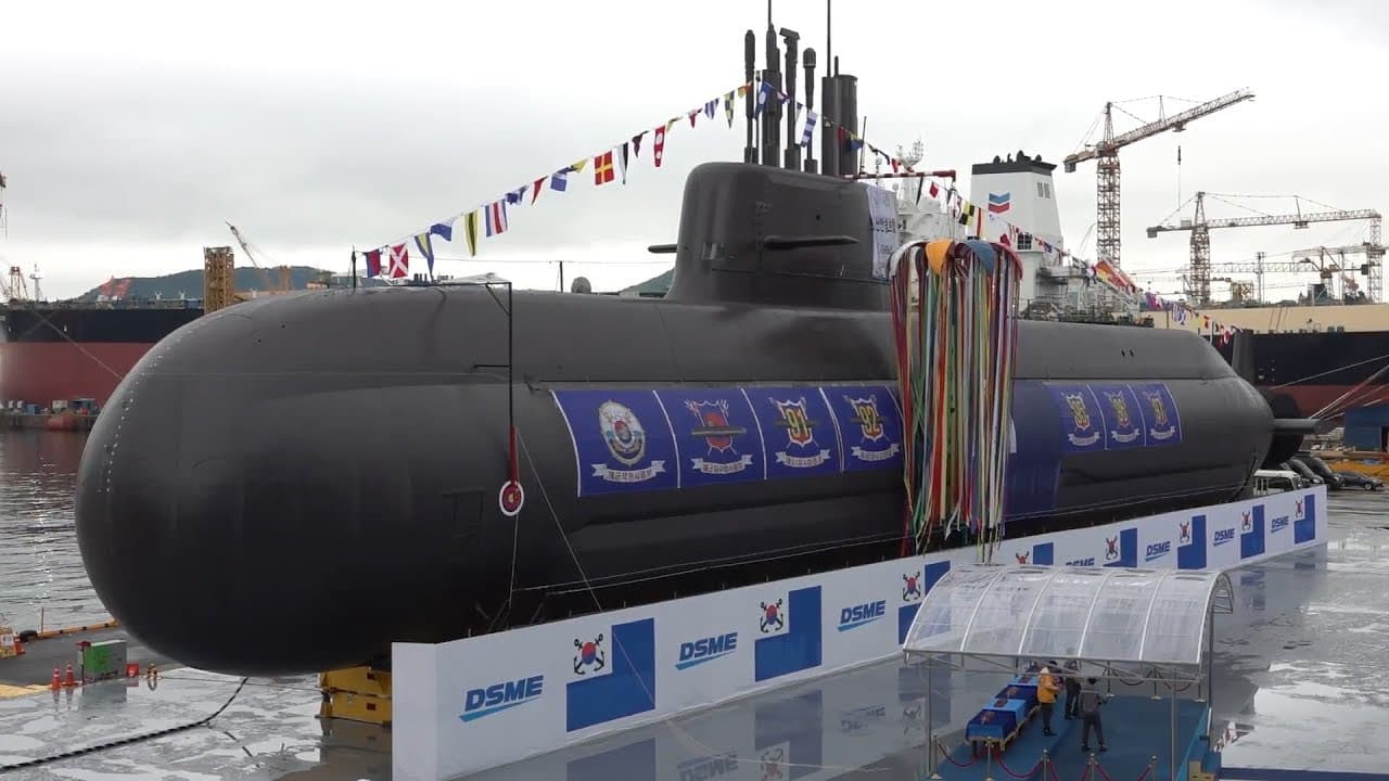 Bemutatták Dél-Korea új, saját fejlesztésű tengeralattjáróját