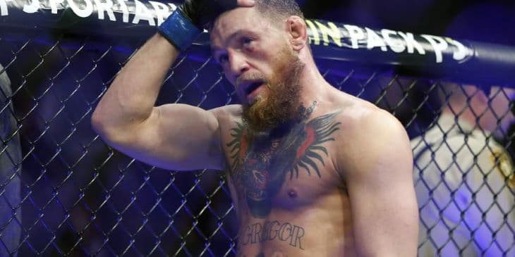 Conor McGregor már a meccs előtt le akarta rúgni az ellenfelét, de végül ő sérült meg durván (VIDEÓ)