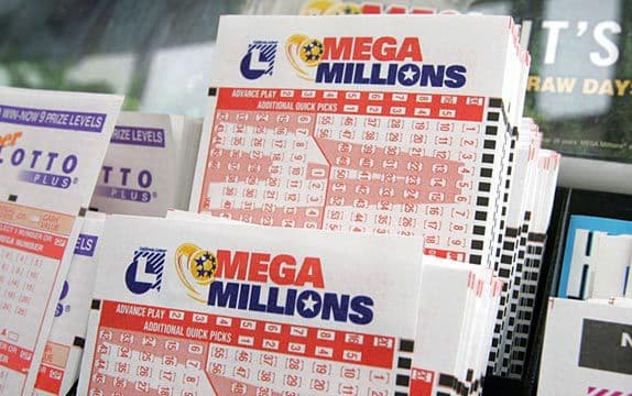 Ugorjunk át a jenkikhez lottózni, csaknem egymilliárd dolcsi ütheti a markunkat!