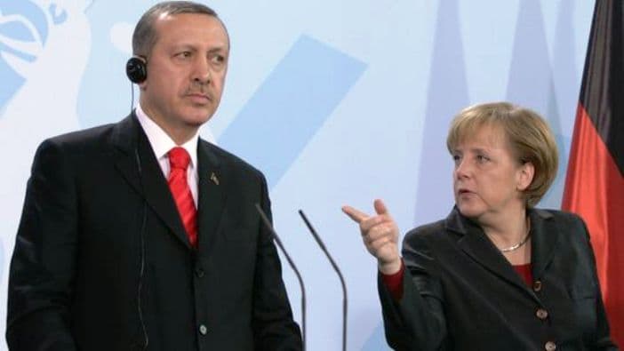 Török választások: Erdogan korlátlan úr lehet, abszolút többséget szerzett a pártja