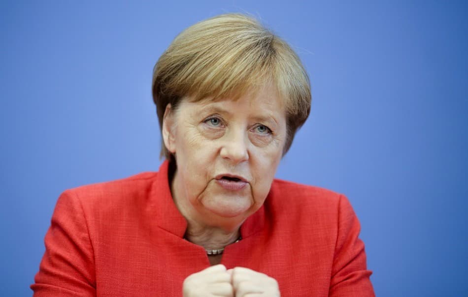 Háromnapos afrikai körútra indult Angela Merkel