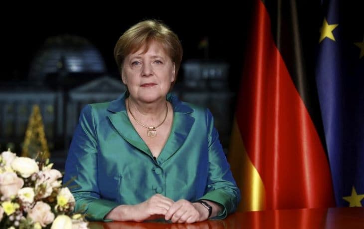 Angela Merkel elhagyta a házi karantént, ismét hivatalában dolgozik