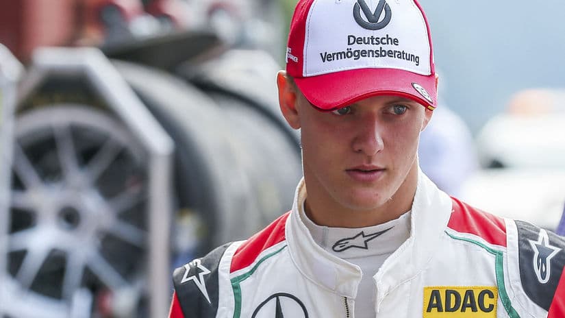 Michael Schumacher fia áprilisban Forma-1-es autót tesztelhet