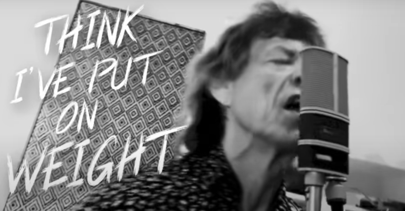 Mick Jaggert annyira feldobta, hogy vége a vesztegzárnak, hogy rögtön dalra fakadt (VIDEÓ)