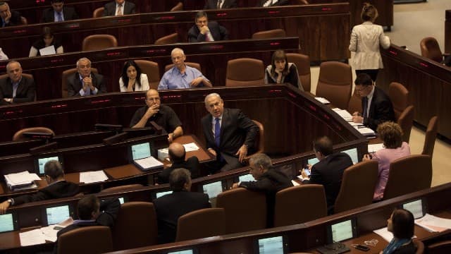Az izraeli parlament vitatott nemzetállam-törvényt fogadott el