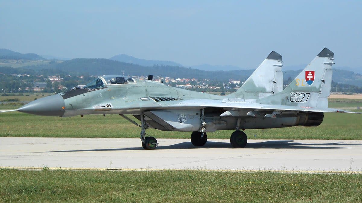 Mi a fene, a szlovák MiG-29-ek már Ukrajnában parkolnak? Mutatjuk, hogy keletkezett zavar a téridő kontinuumban!