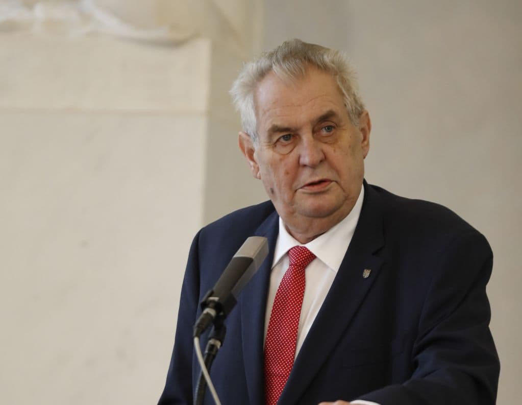 A cseh szenátus alkotmányügyi bizottsága szerint Miloš Zeman államfő jogkörei betegség miatt átruházhatók