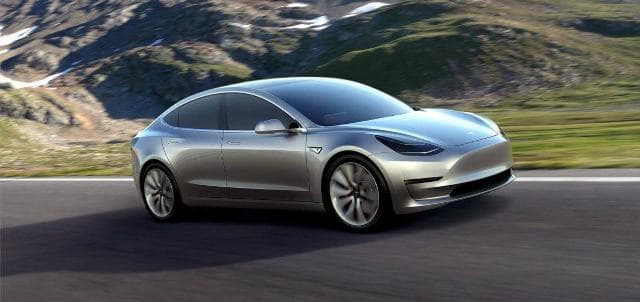 Néhány napig szünetelteti a Model 3 gyártását a Tesla