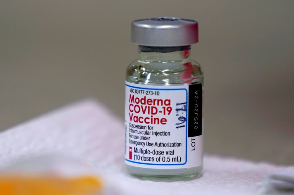 Megérkezett Szlovákiába az első adag a Moderna vakcinájából