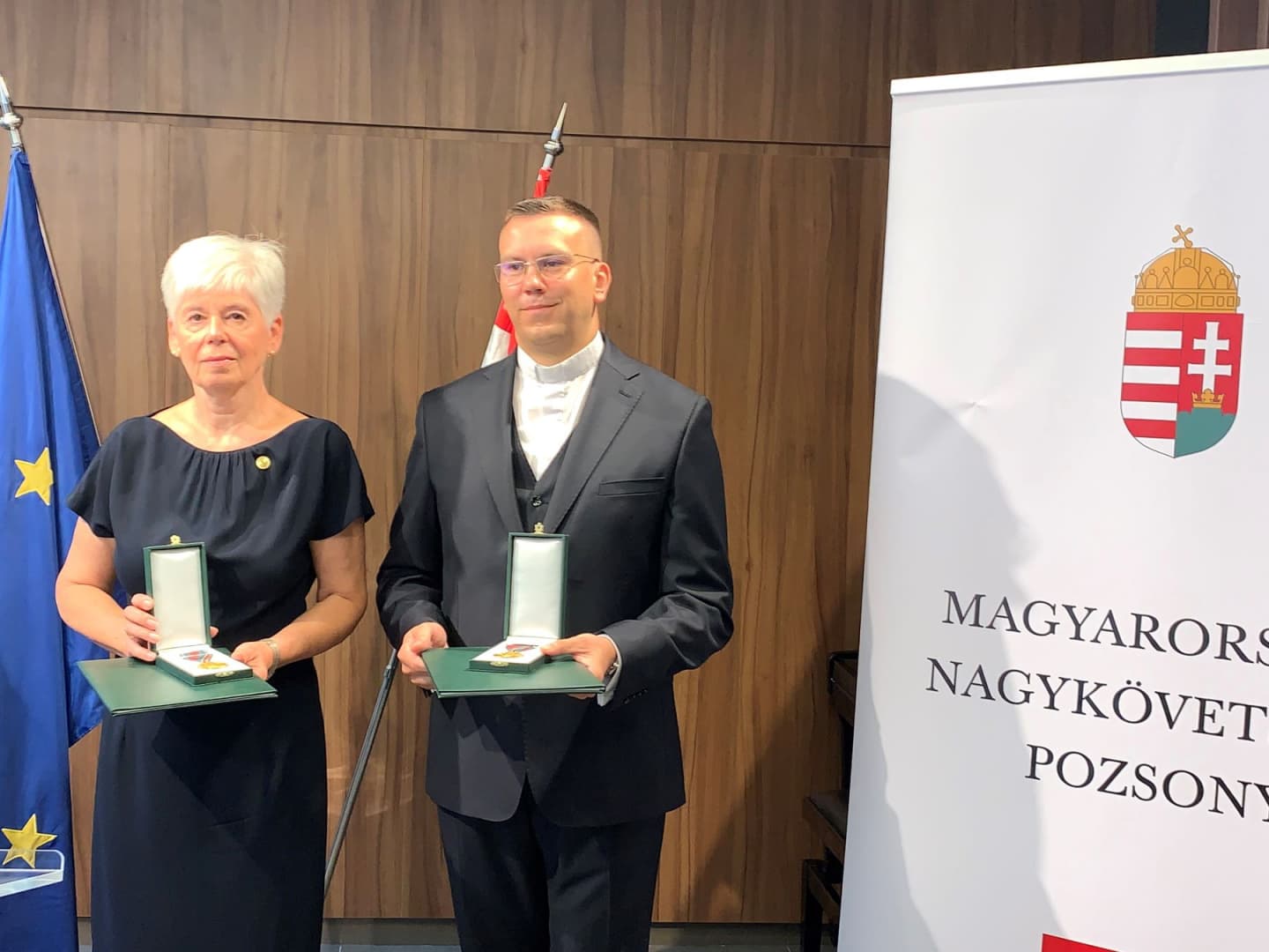 Vörös Mária és Molnár Tamás Magyar Arany Érdemkeresztet kapott Áder Jánostól