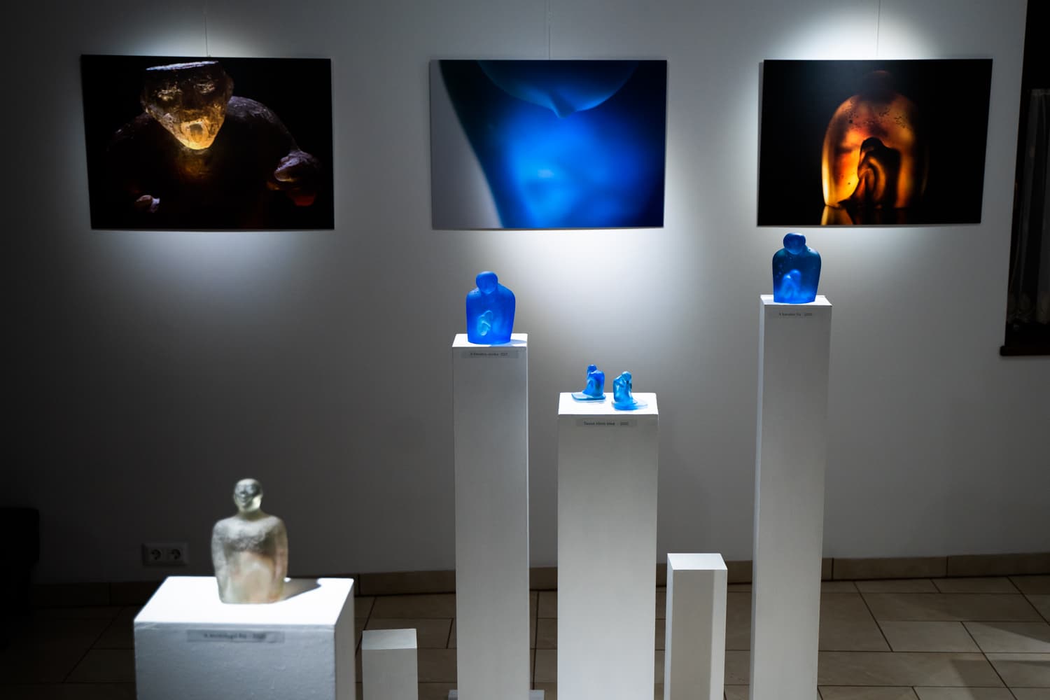 Üvegtársak – modern üvegplasztikák és régi üvegtárgyak a Galántai Honismereti Múzeum soron következő kiállításán