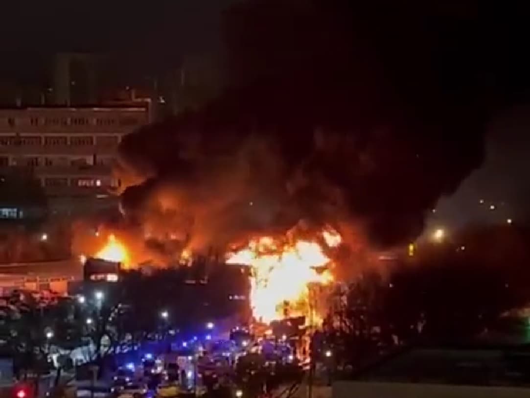 Hatalmas tűz pusztított egy orosz hadiipari komplexum közelében (VIDEÓ)