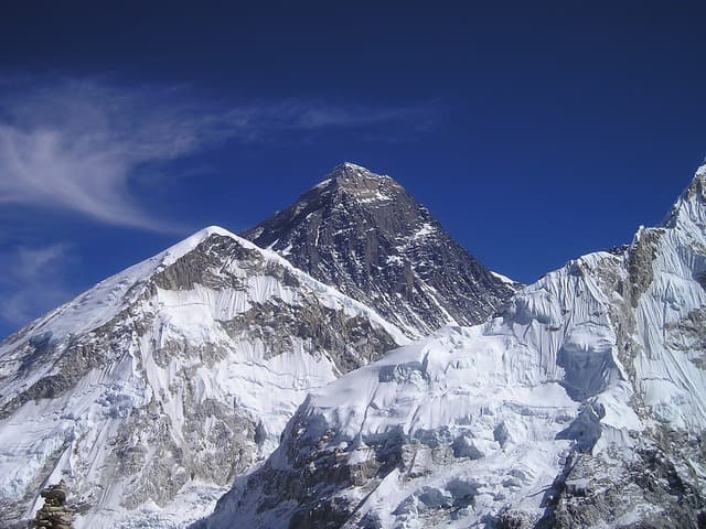 Egészségre ártalmas szintetikus vegyianyagokat találtak a hóban Mount Everest közelében