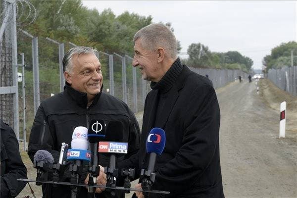 Orbán és Babiš a magyar-szerb határhoz látogatott