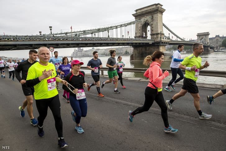 Világcsúcs született öt kilométeres utcai futásban