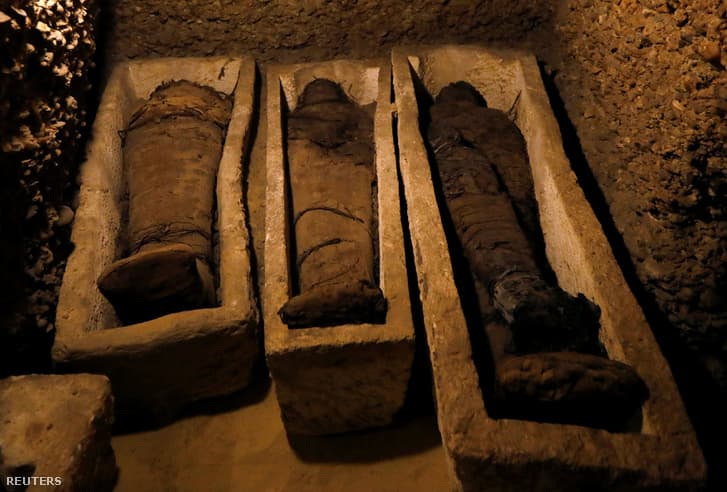 Negyven jó állapotban konzerválódott múmiát találtak Egyiptomban