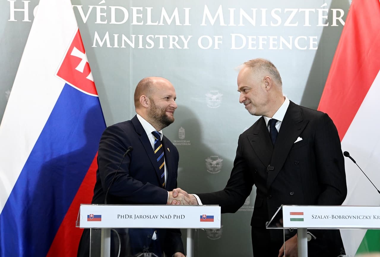 Magyar honvédelmi miniszter: Szlovákia Magyarország egyik legszorosabb szövetségese