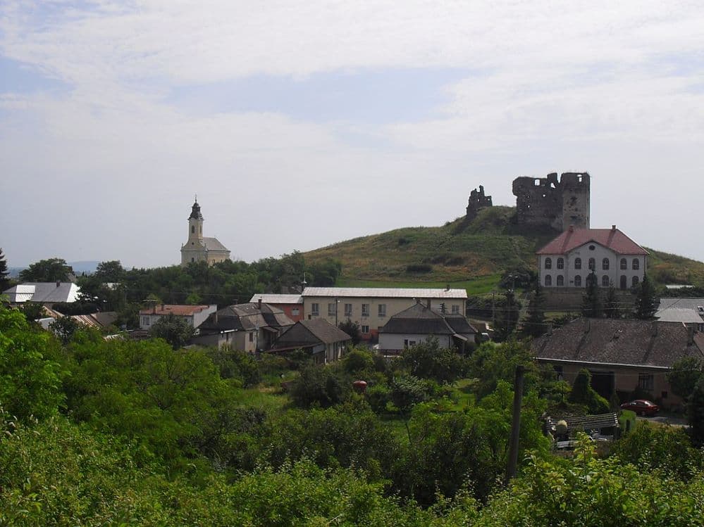 Egy budapesti hátszelű dunaszerdahelyi cég vásárolt kastélyt és várromot Kelet-Szlovákiában