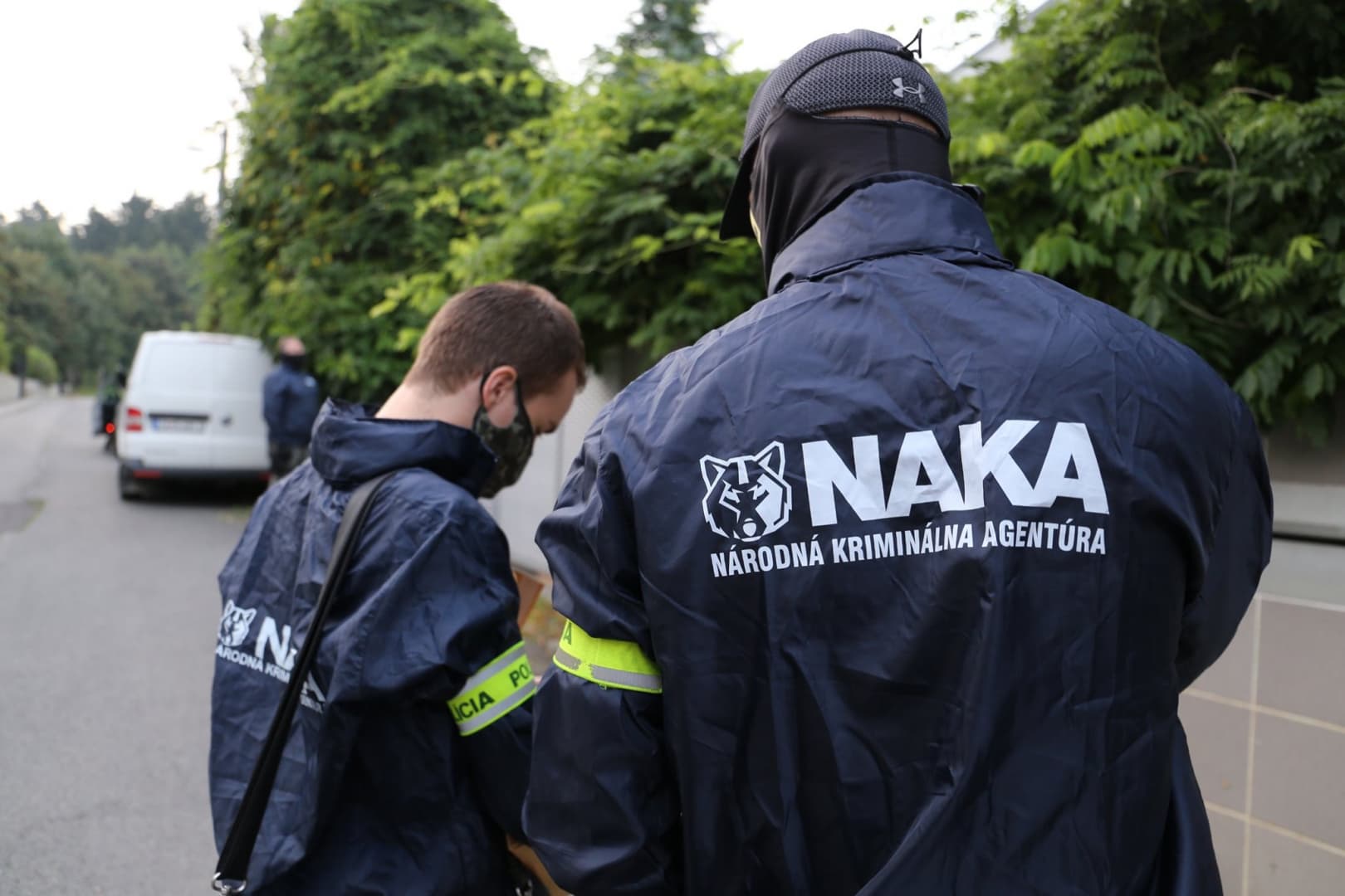 Korrupt hivatalnokokat, köztük a járásbíróság magas rangú tisztviselőjét vette őrizetbe a NAKA