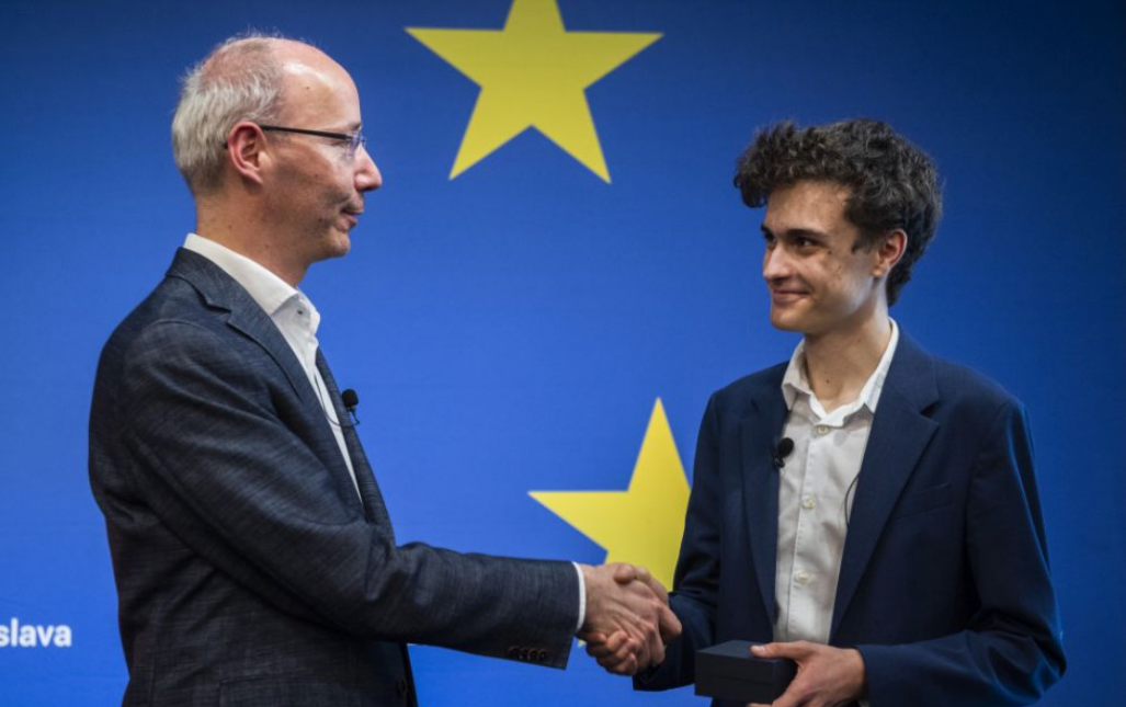 A dunaszerdahelyi Németh Marco átvette az Európai Polgár díjat, amit még tavaly ítéltek oda neki