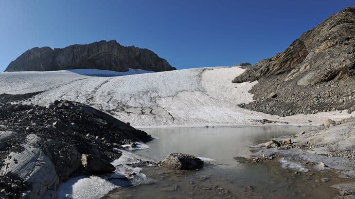 Egy olvadó svájci gleccseren 9500 éves leleteket fedeztek fel